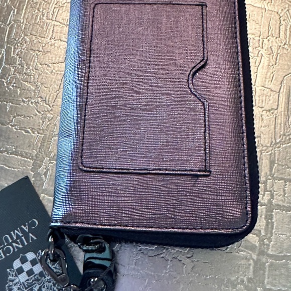 NWT Vince Camuto iridescent metallic wallet - Picture 4 of 6